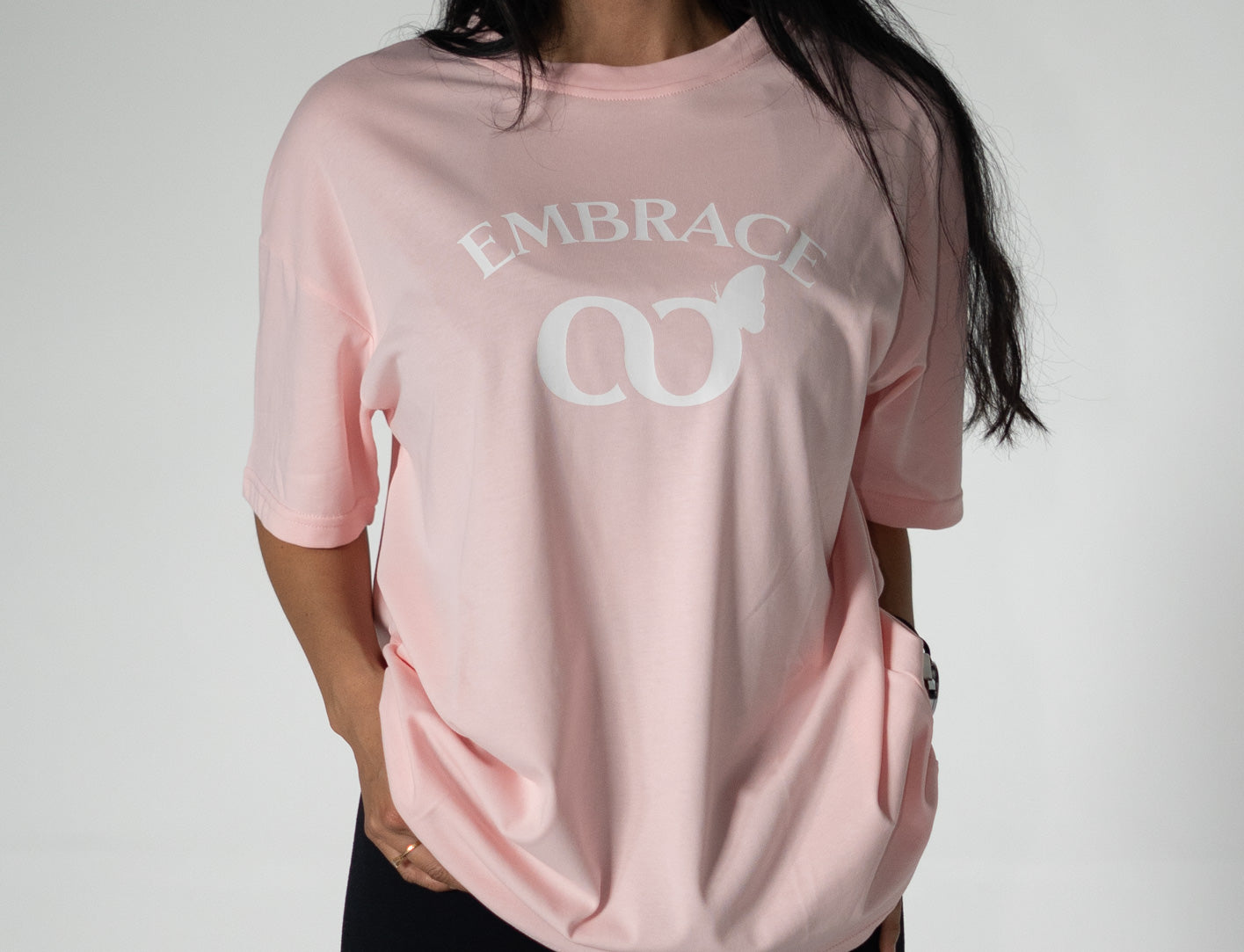 Organic Oversize Tee for women, made from 100% organic cotton in a beautiful rose color. It's designed for comfort and breathability, perfect for everyday wear. Made from sustainable materials, it's a popular and cute addition to any wardrobe.